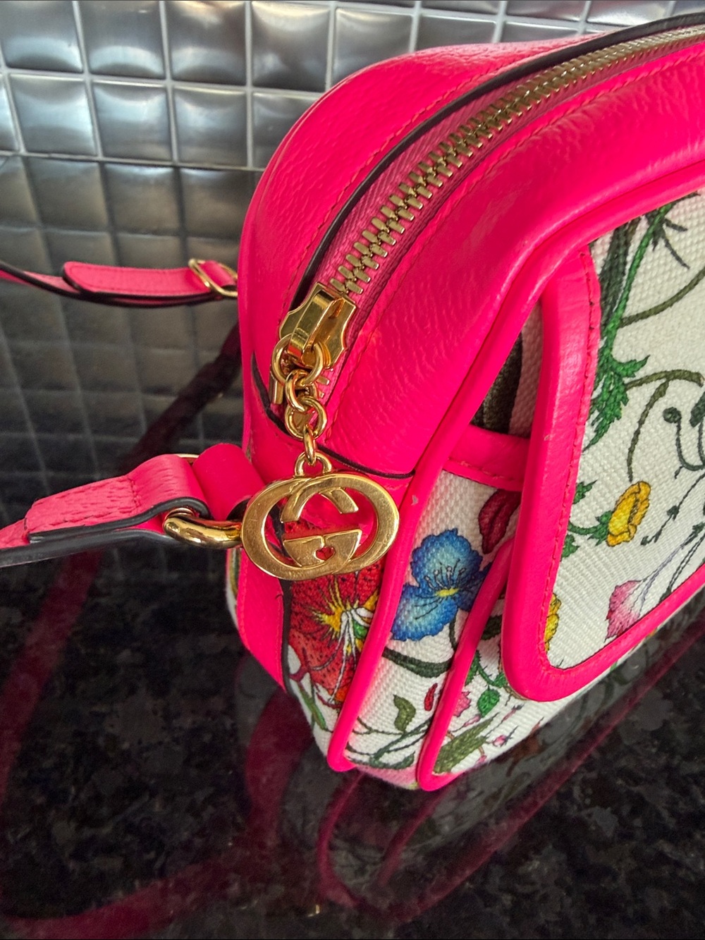 Gucci Floral Canvas Crossbody with Hot Pink Trim - Picture 4 of 5